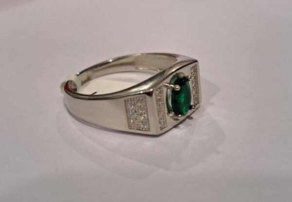 925 Sterling Silver With A Green Stone - Image 4